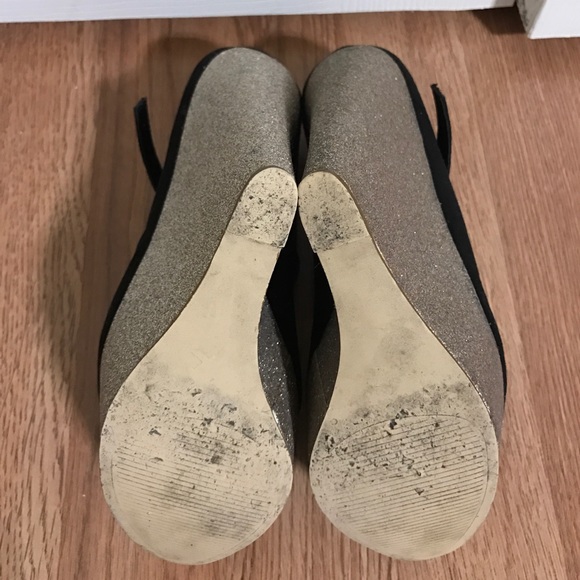 Steve Madden Black and Gold Wedges - Picture 5 of 5